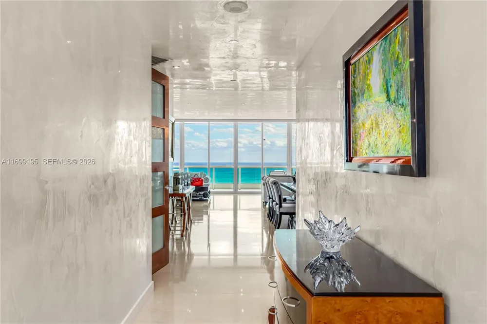 20155 NE 38th Ct #2903 Aventura, FL 33180