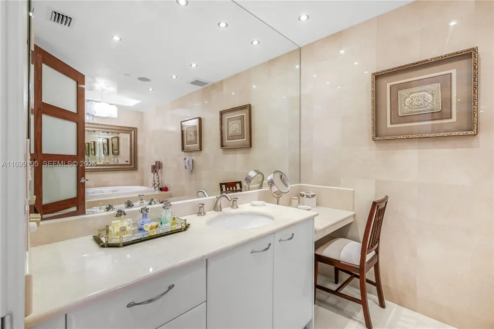 20155 NE 38th Ct #2903 Aventura, FL 33180