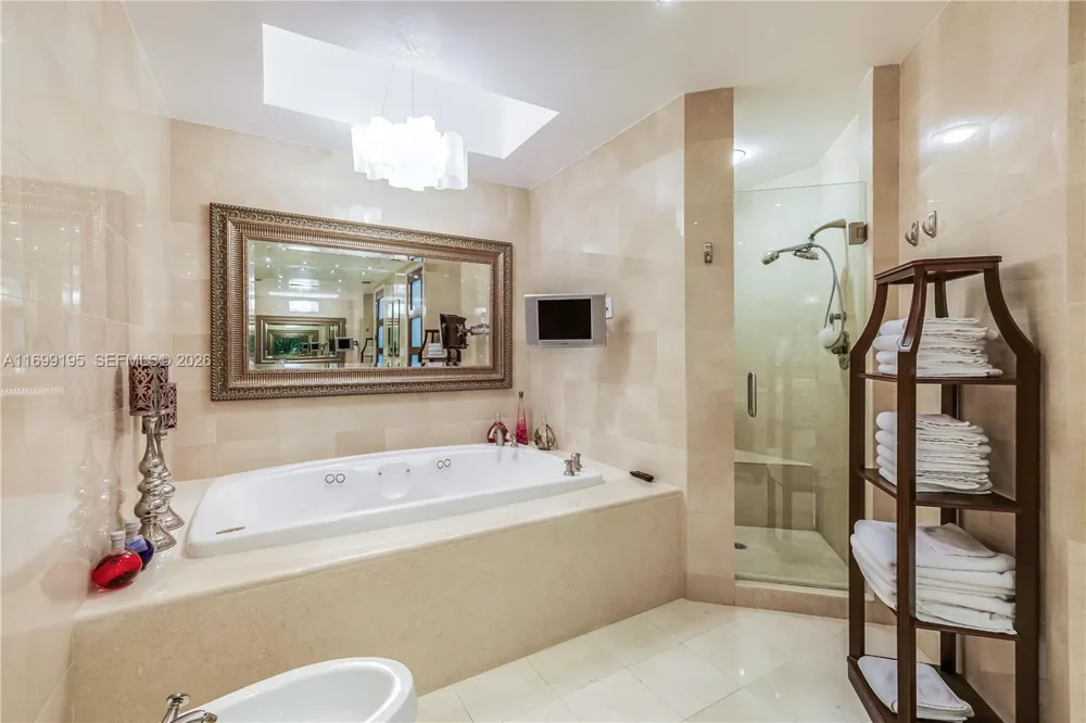 20155 NE 38th Ct #2903 Aventura, FL 33180