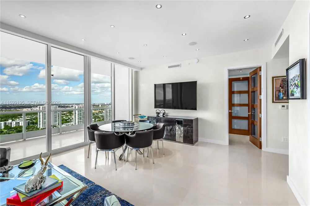 20155 NE 38th Ct #2903 Aventura, FL 33180