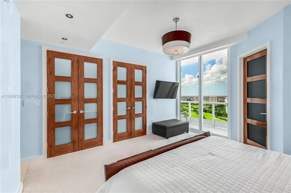 20155 NE 38th Ct #2903 Aventura, FL 33180