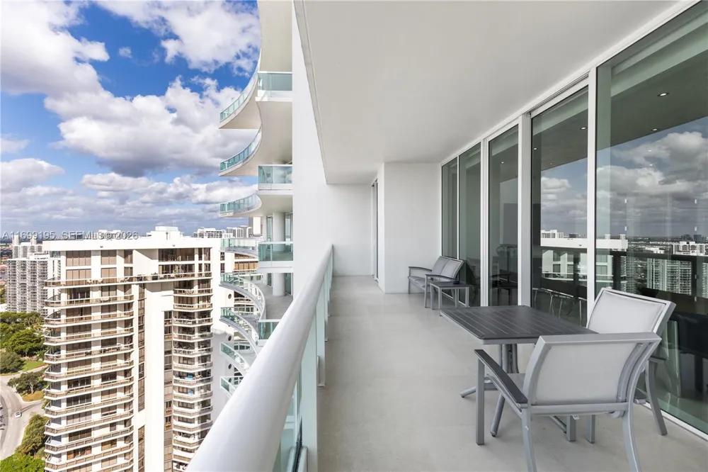 20155 NE 38th Ct #2903 Aventura, FL 33180