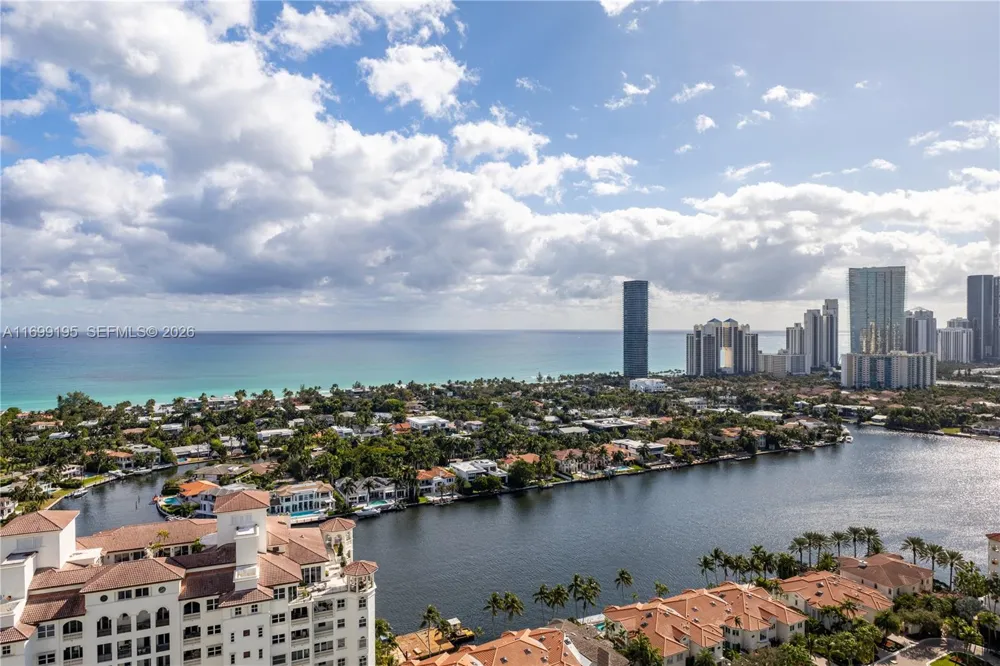 20155 NE 38th Ct #2903 Aventura, FL 33180