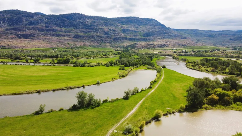 1640 Highway 7 Oroville, WA 98844