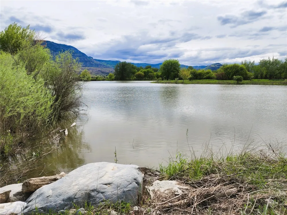 1640 Highway 7 Oroville, WA 98844