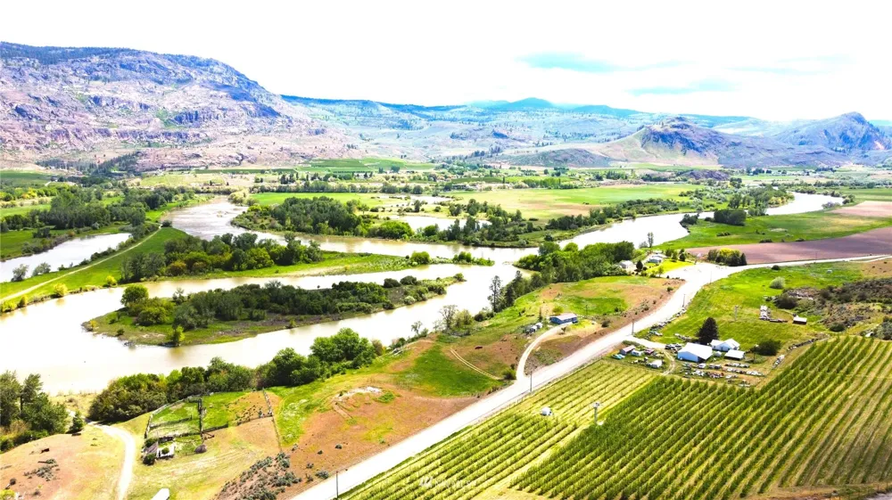 1640 Highway 7 Oroville, WA 98844