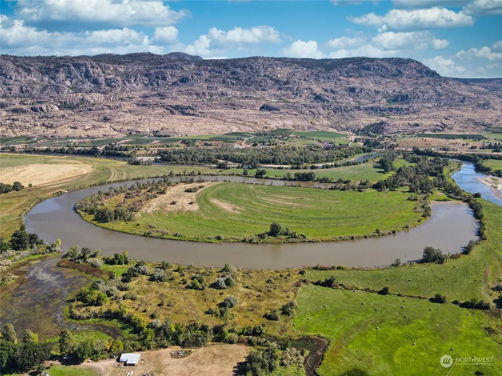 1640 Highway 7 Oroville, WA 98844