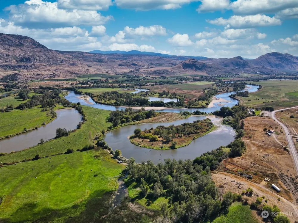 1640 Highway 7 Oroville, WA 98844