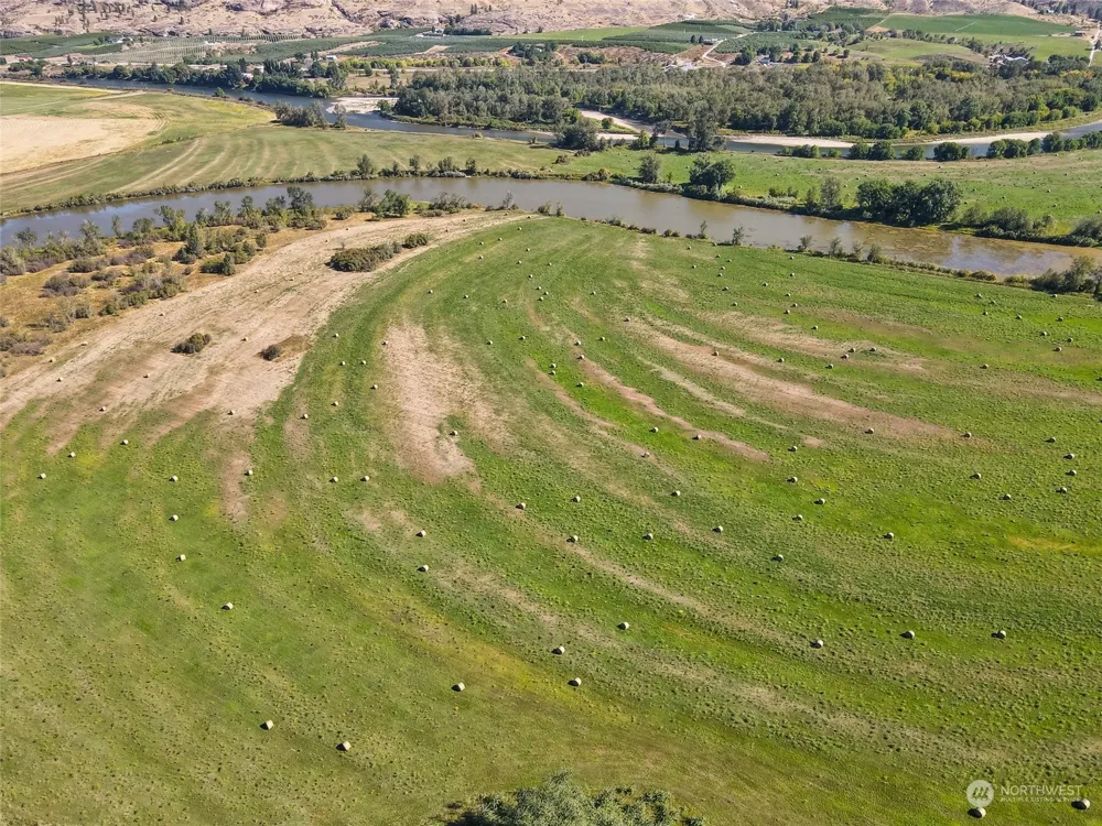 1640 Highway 7 Oroville, WA 98844