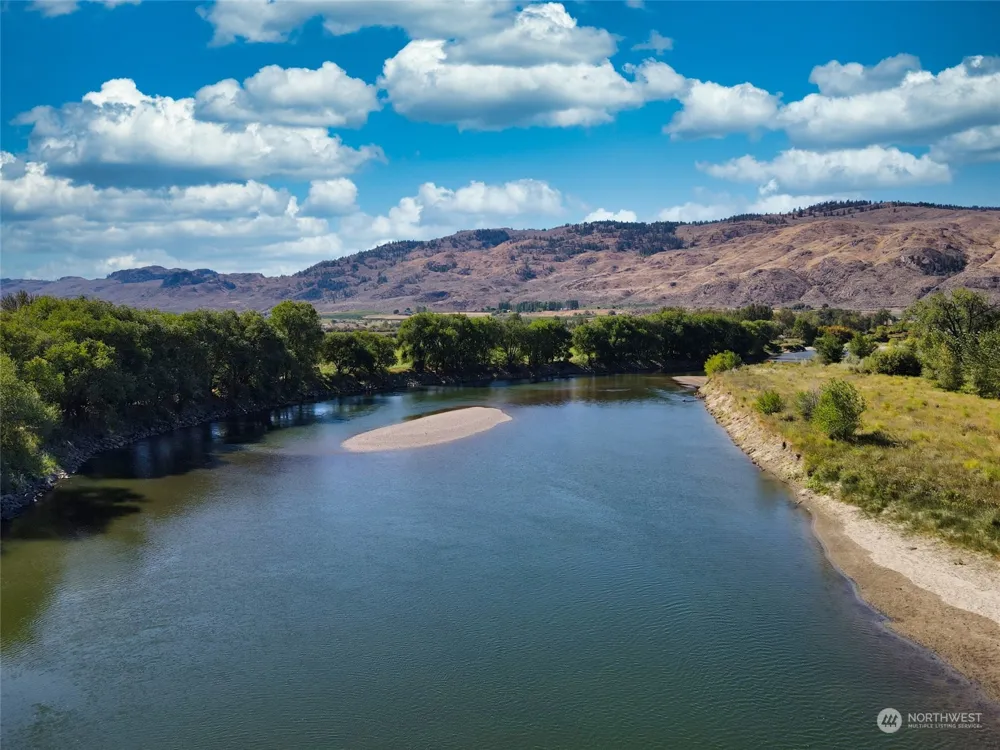 1640 Highway 7 Oroville, WA 98844
