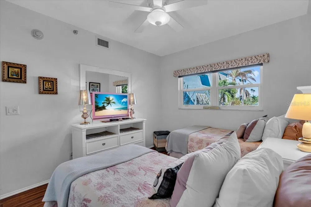 5621 GULF OF MEXICO DRIVE #102 Longboat Key, FL 34228