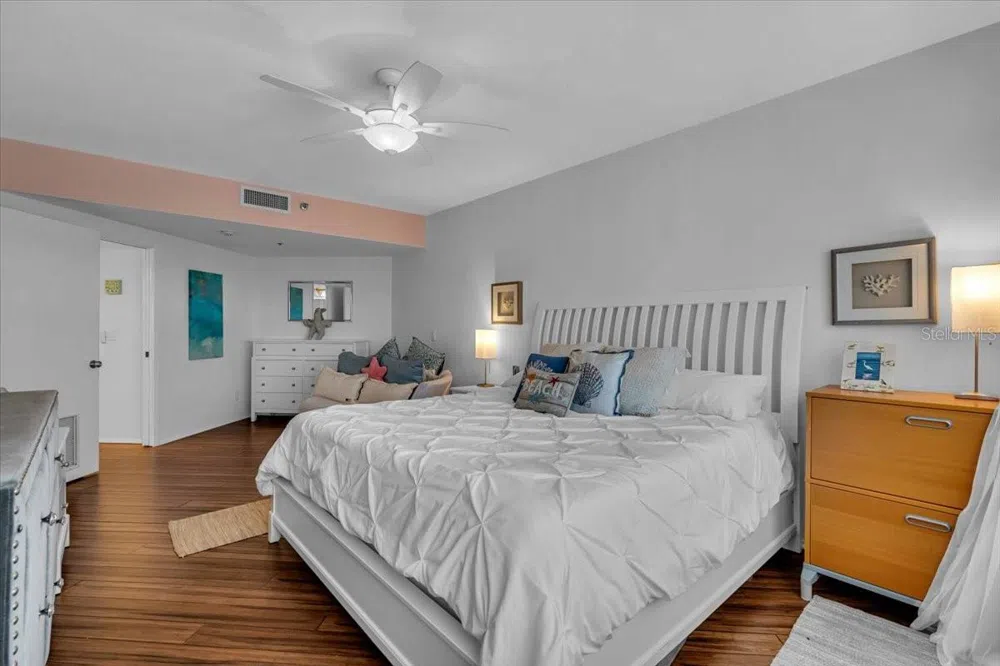 5621 GULF OF MEXICO DRIVE #102 Longboat Key, FL 34228