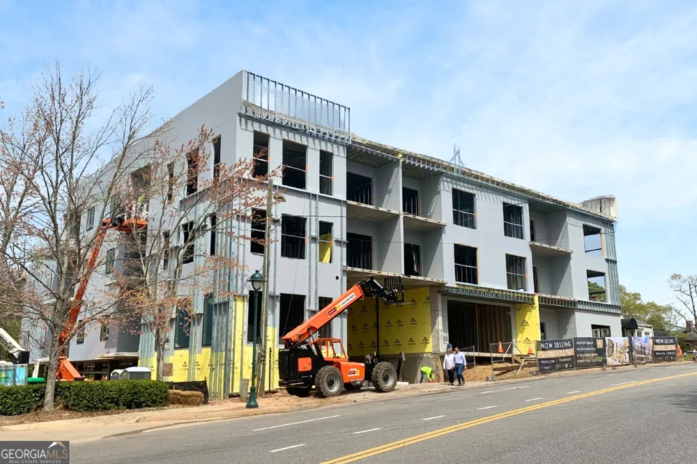 318 Sandy Springs CIR Atlanta, GA 30328