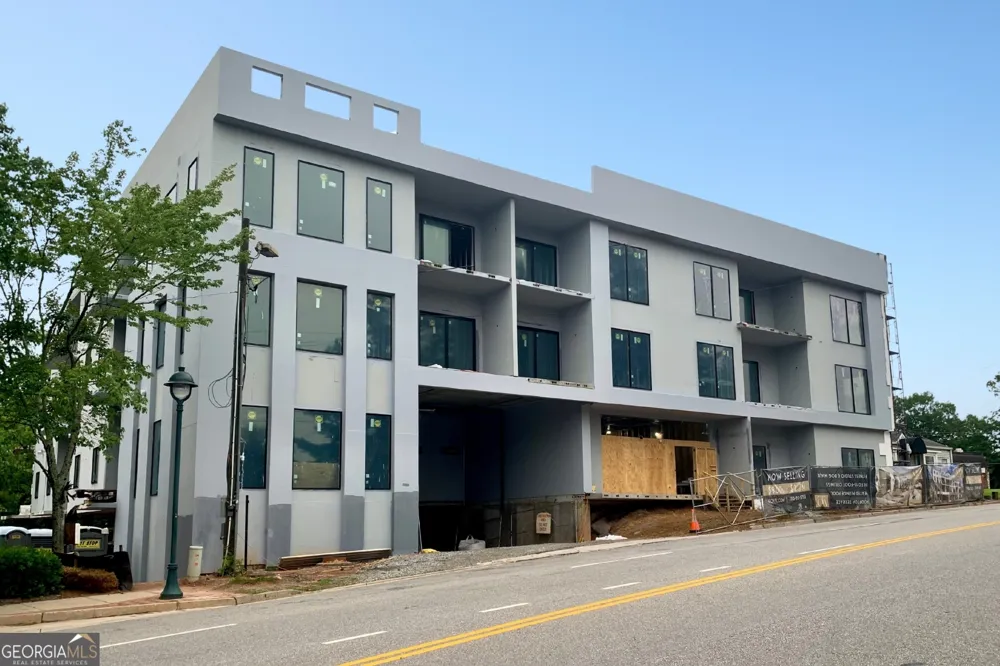318 Sandy Springs CIR Atlanta, GA 30328