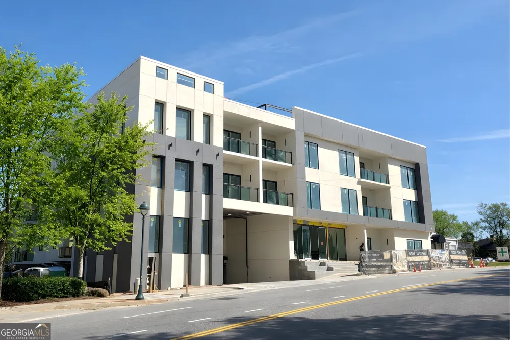 318 Sandy Springs CIR Atlanta, GA 30328