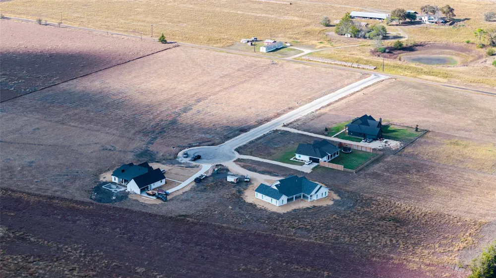 102 Country View Lane Schulenburg, TX 78956