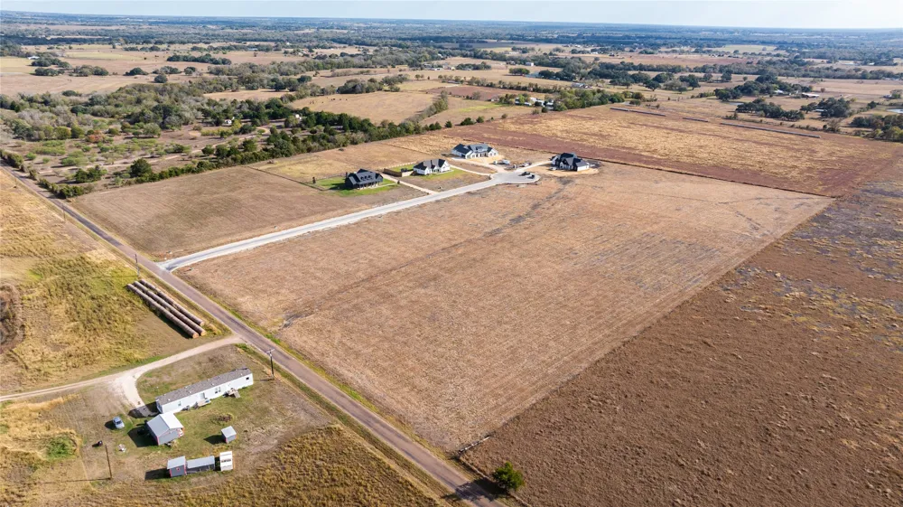 102 Country View Lane Schulenburg, TX 78956