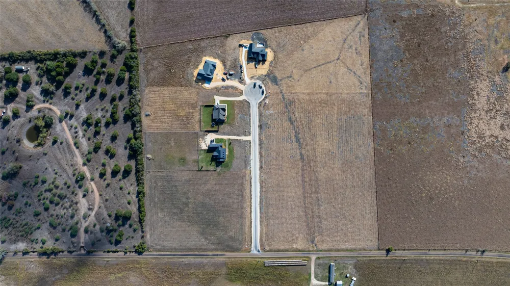 103 Country View Lane Schulenburg, TX 78956