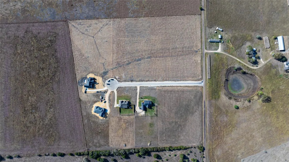 103 Country View Lane Schulenburg, TX 78956