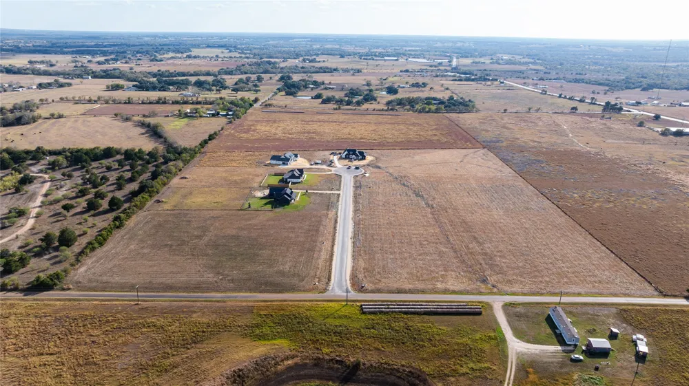 103 Country View Lane Schulenburg, TX 78956