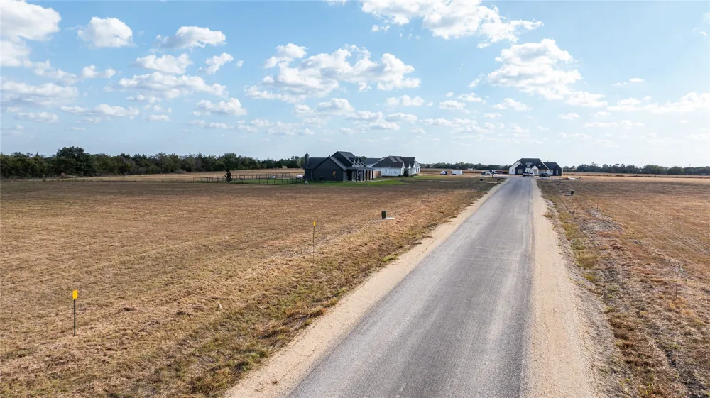 103 Country View Lane Schulenburg, TX 78956
