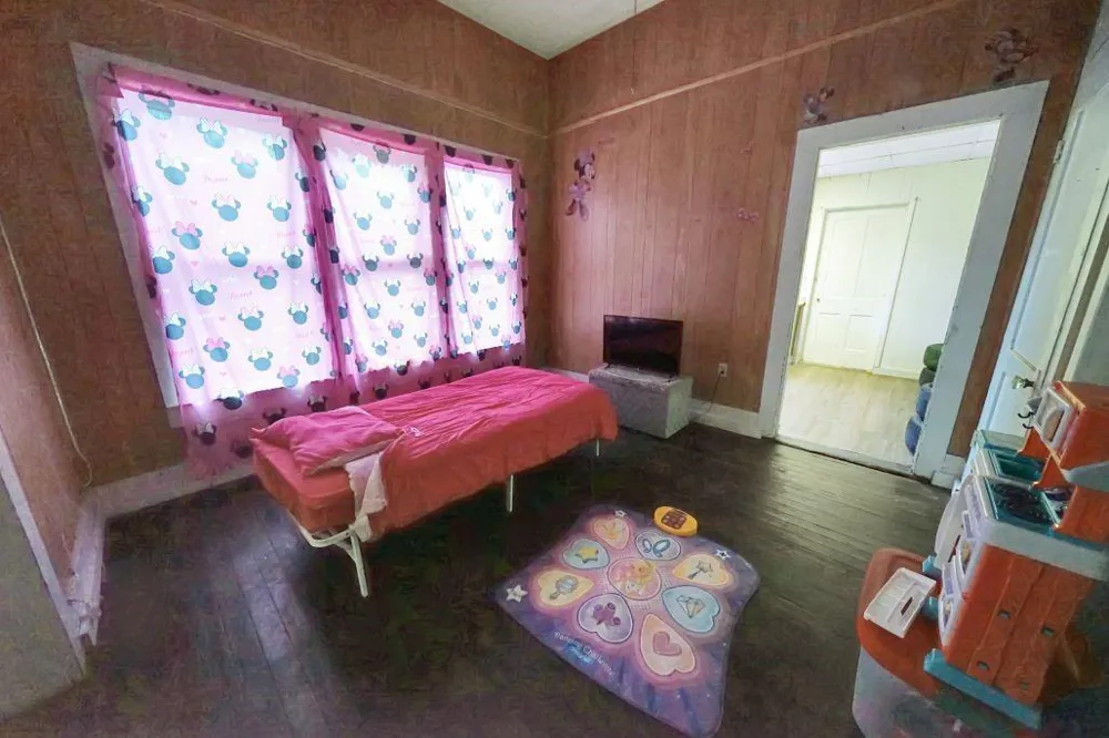 107 S Crockett Avenue Cameron, TX 76520