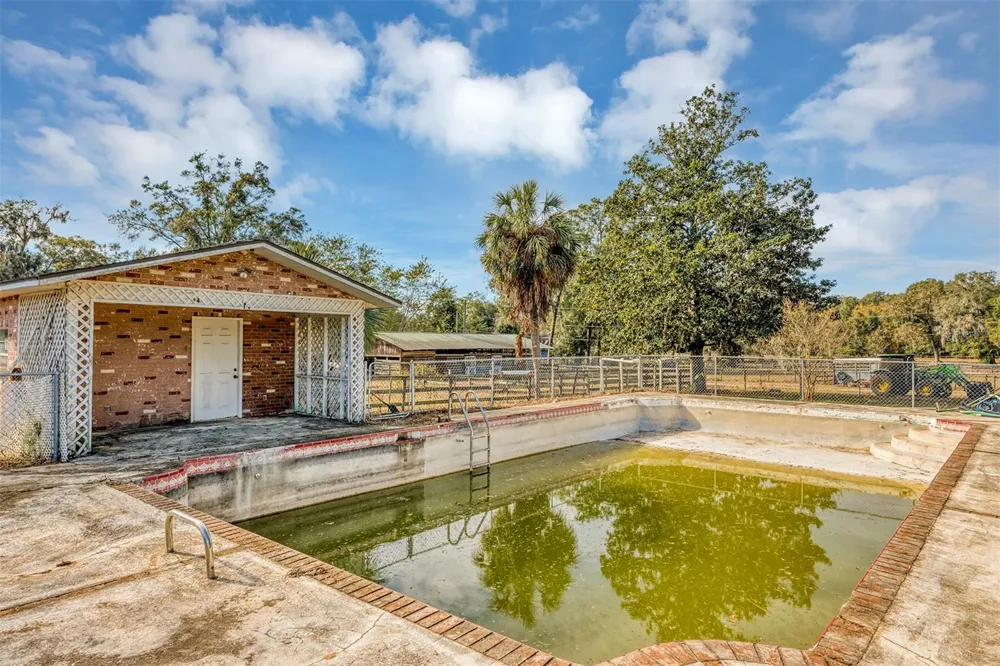 208 NE 70TH STREET ocala, FL 34479