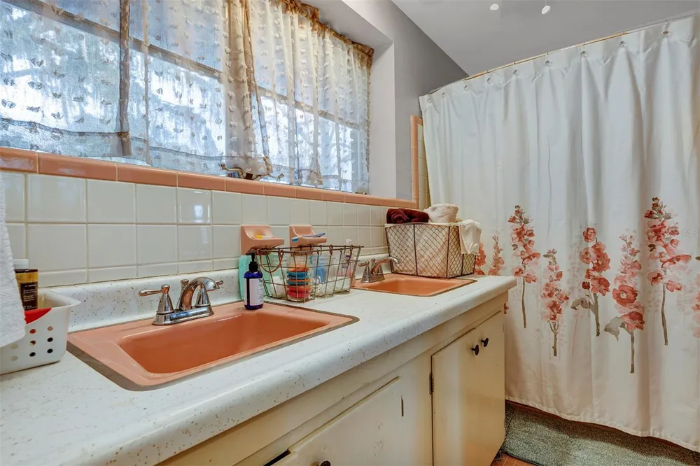 208 NE 70TH STREET ocala, FL 34479
