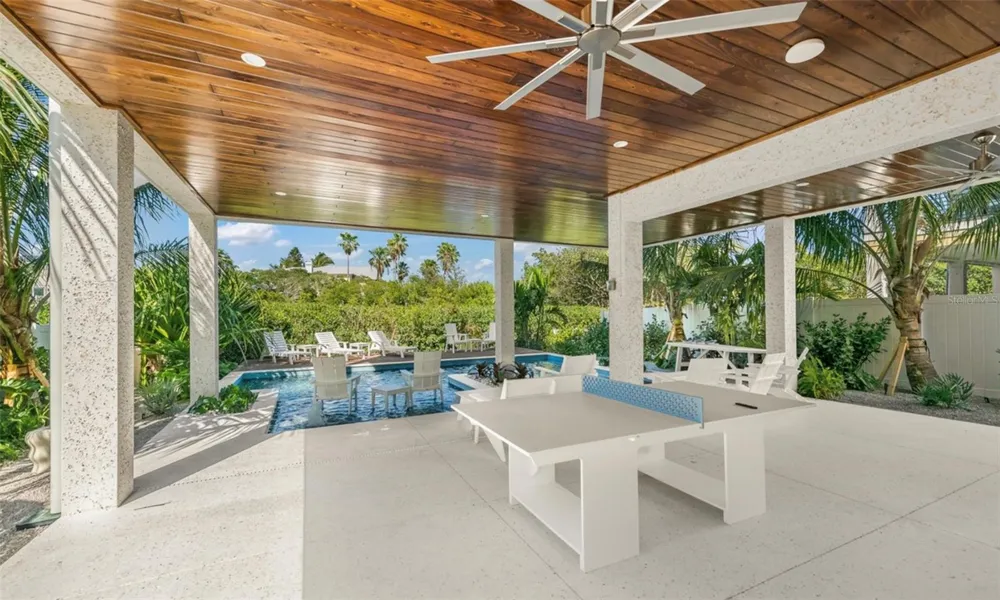 404 NORTH SHORE DR Anna Maria, FL 34216