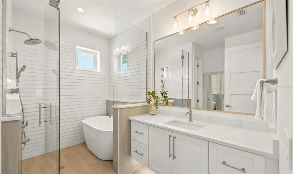 404 NORTH SHORE DR Anna Maria, FL 34216