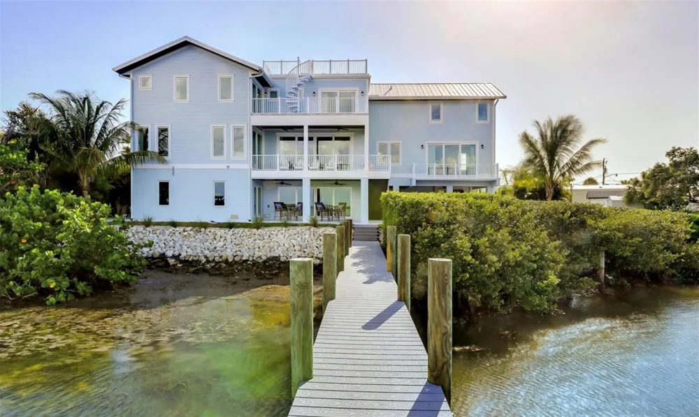 2516 AVENUE A Bradenton Beach, FL 34217