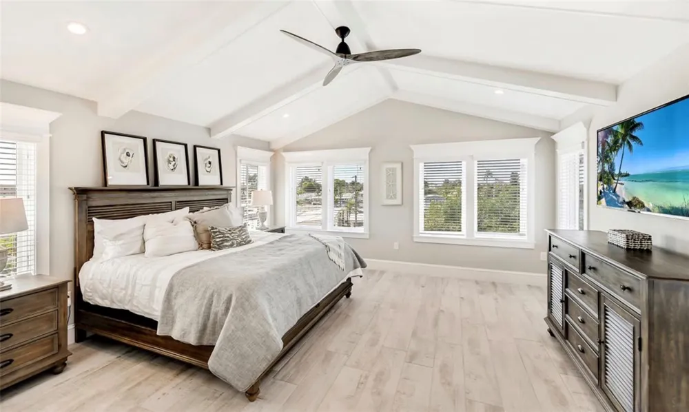 2516 AVENUE A Bradenton Beach, FL 34217