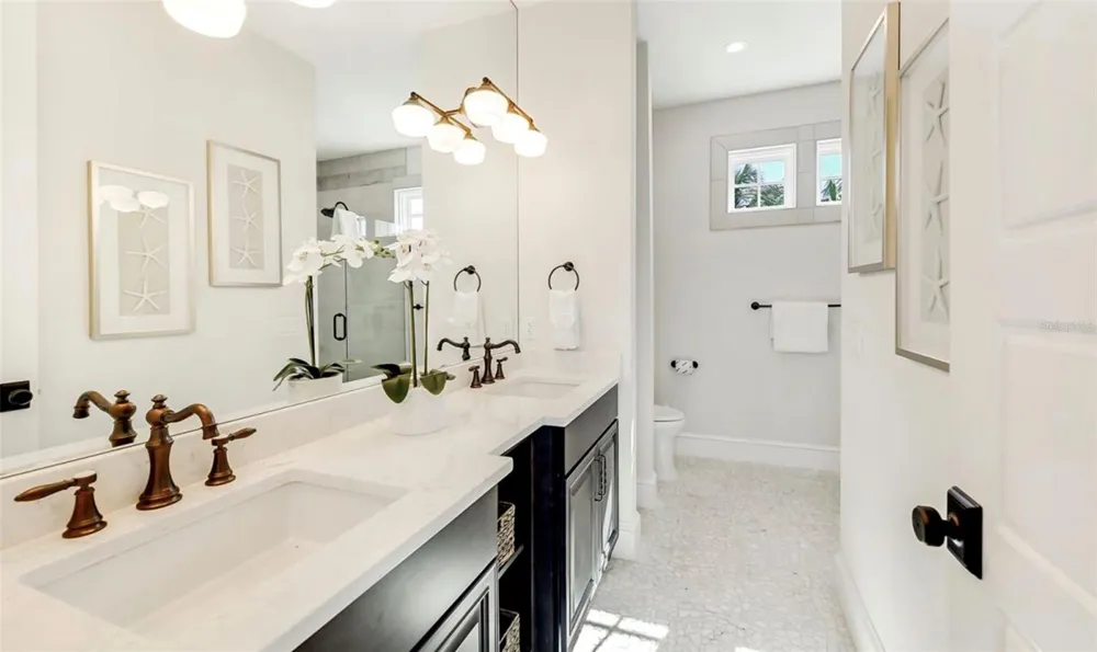 2516 AVENUE A Bradenton Beach, FL 34217