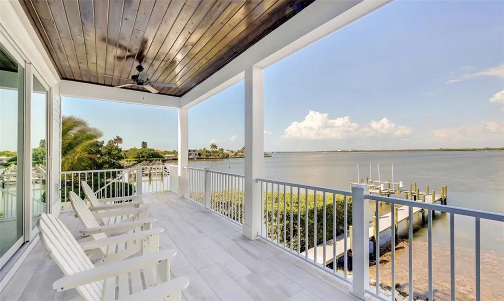 2516 AVENUE A Bradenton Beach, FL 34217