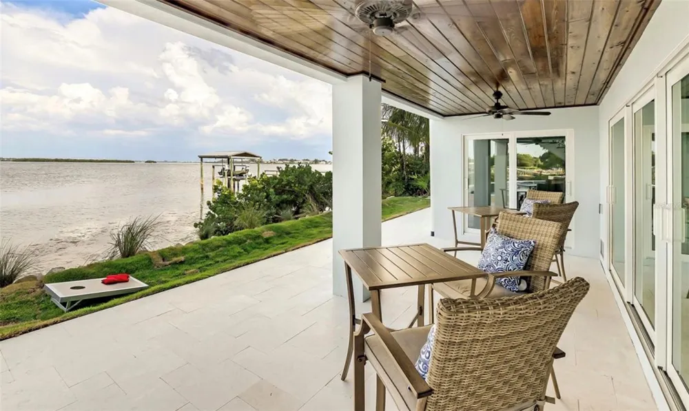 2516 AVENUE A Bradenton Beach, FL 34217
