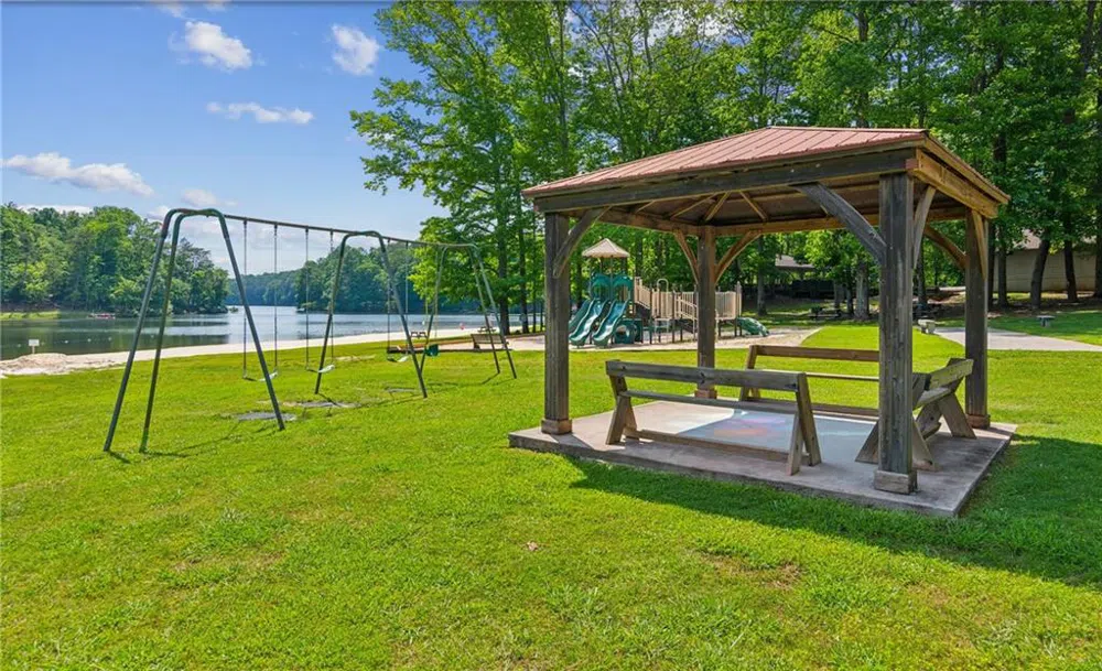 1323 Briar Vista Jasper, GA 30143