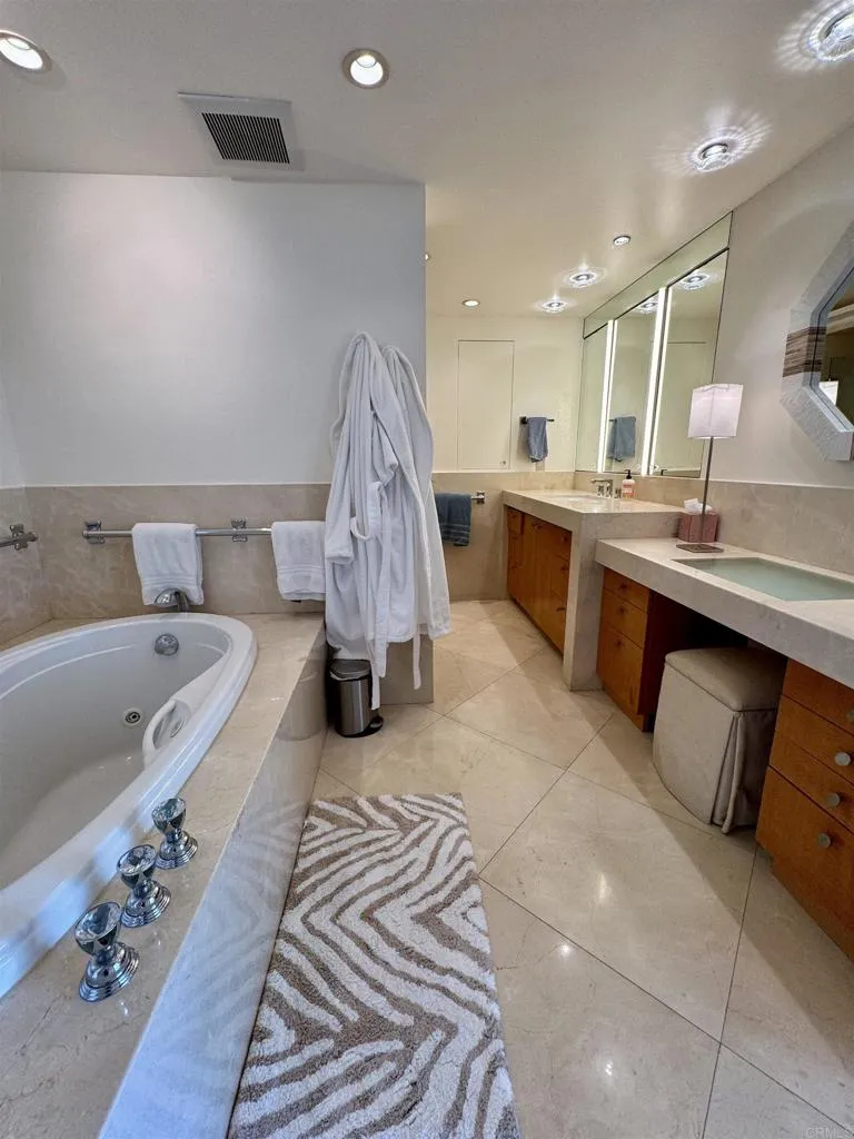 1562 Camino Del Mar #536 Del Mar, CA 92014
