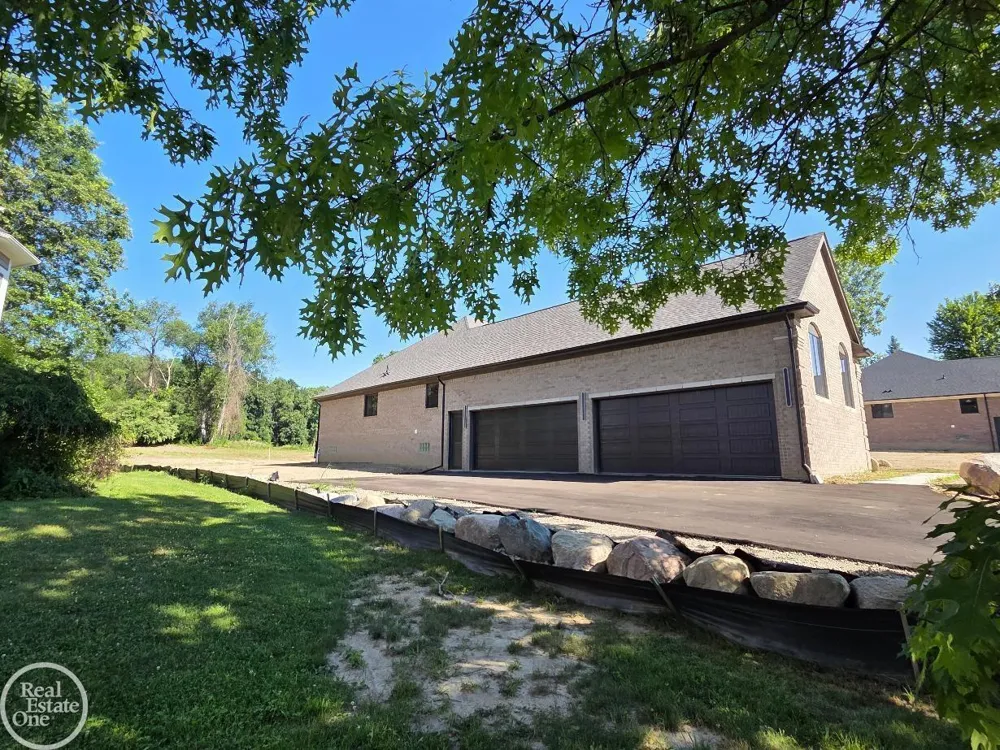 854 Hemlock Drive Addison Township, MI 48370