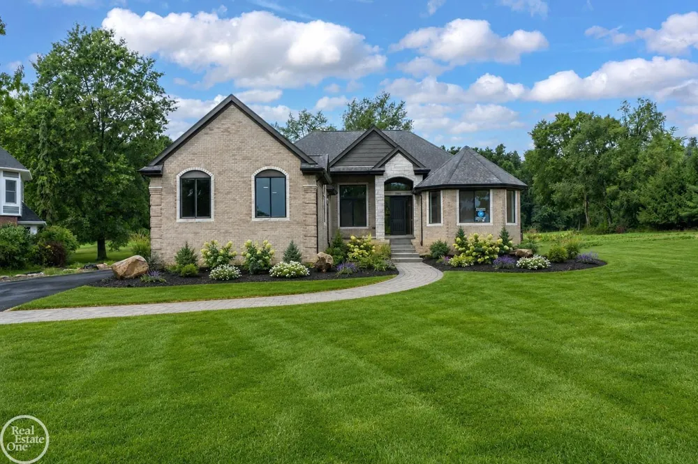 854 Hemlock Drive Addison Township, MI 48370