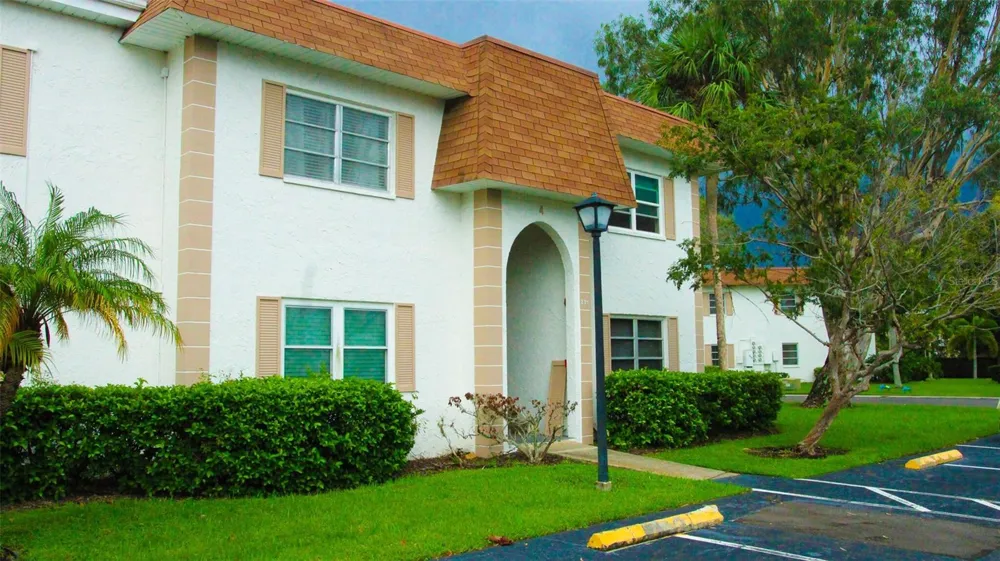 239 S MCMULLEN BOOTH ROAD #38 Clearwater, FL 33759
