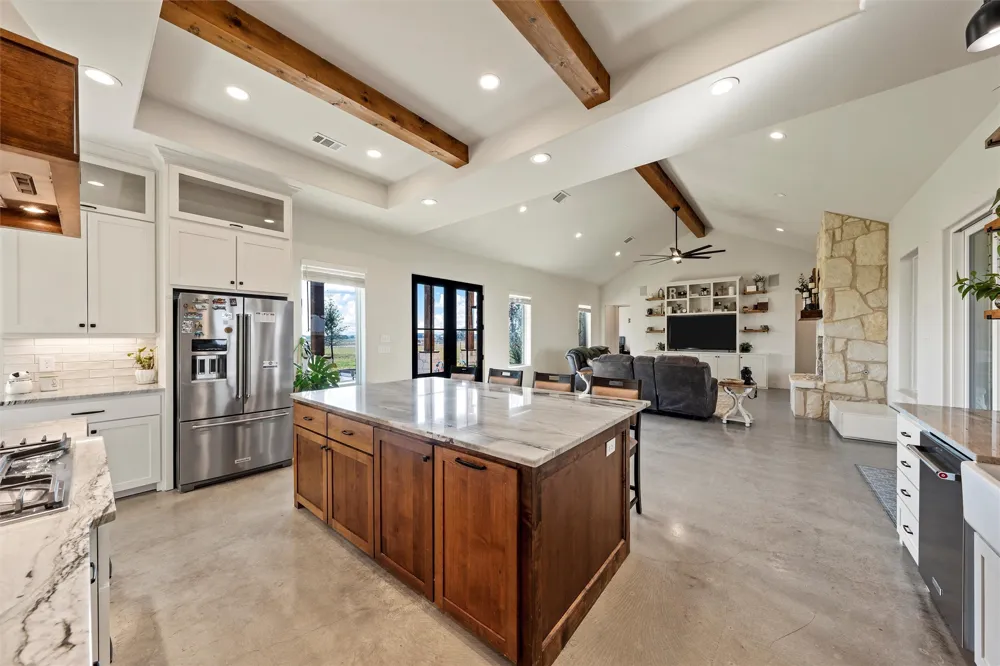 353 Willow Moon Ranch Road Crawford, TX 76638