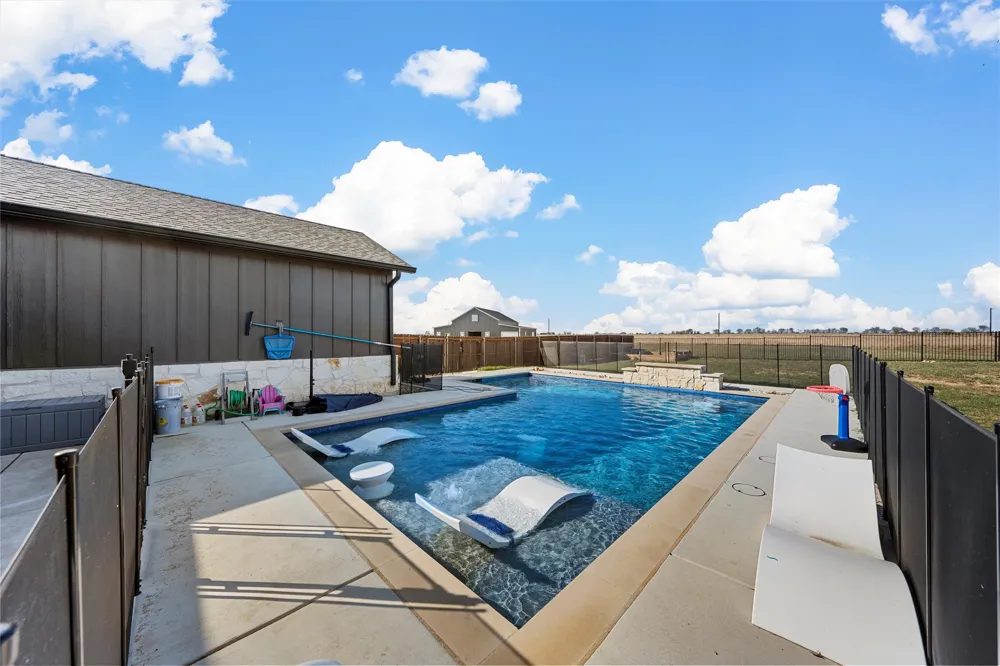 353 Willow Moon Ranch Road Crawford, TX 76638