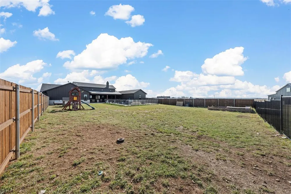 353 Willow Moon Ranch Road Crawford, TX 76638