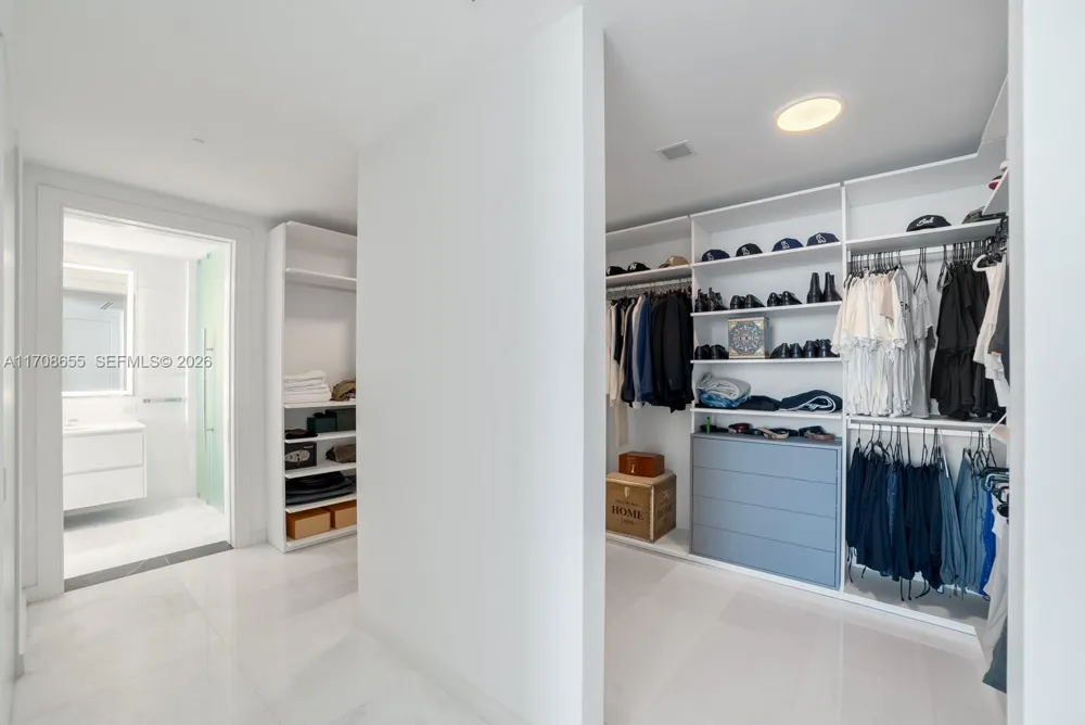 300 Biscayne Blvd Way #4703 Miami, FL 33131