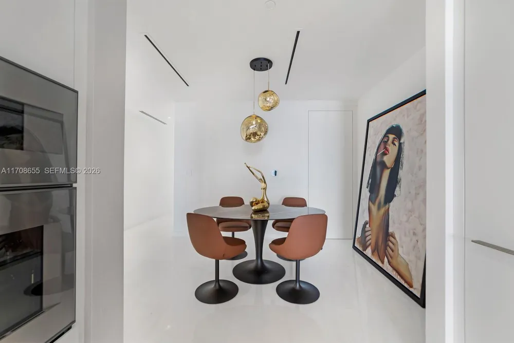 300 Biscayne Blvd Way #4703 Miami, FL 33131