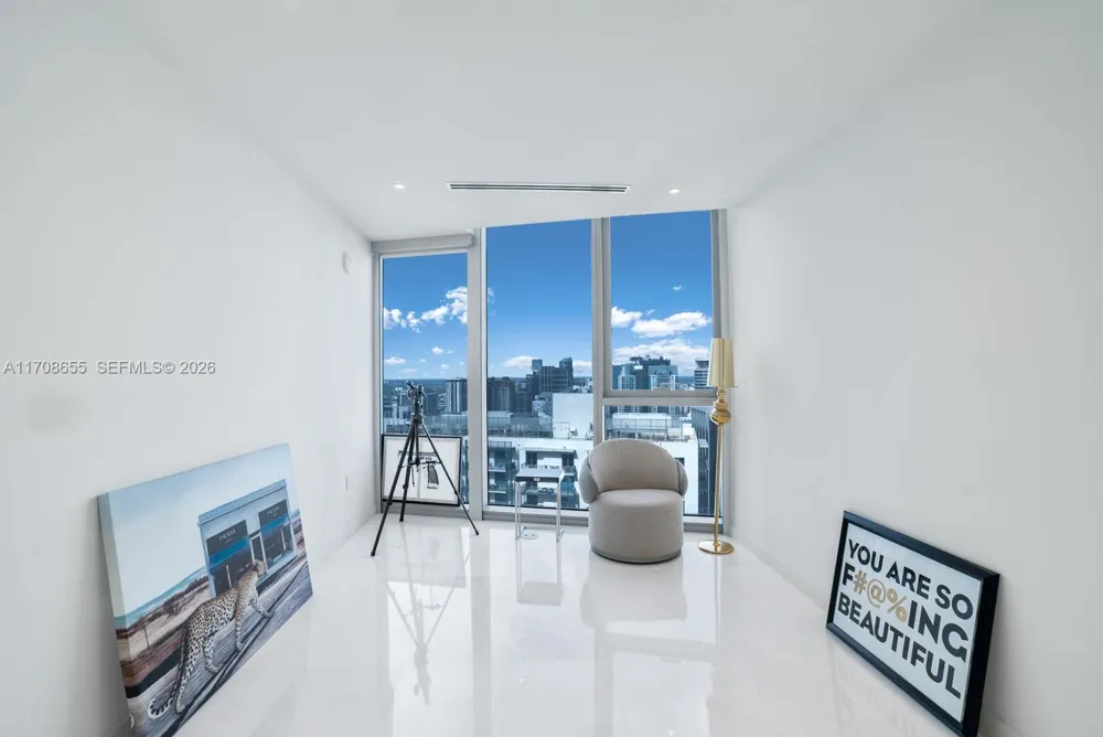 300 Biscayne Blvd Way #4703 Miami, FL 33131