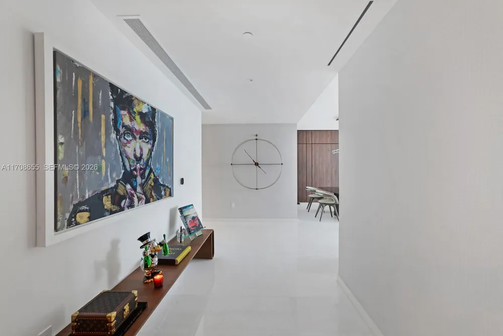 300 Biscayne Blvd Way #4703 Miami, FL 33131