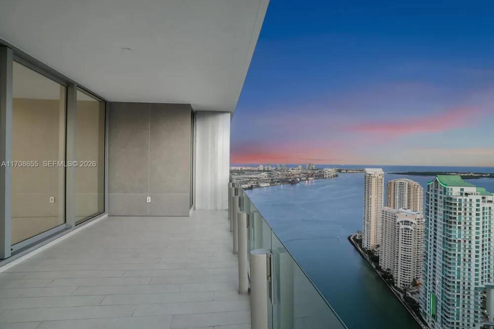 300 Biscayne Blvd Way #4703 Miami, FL 33131