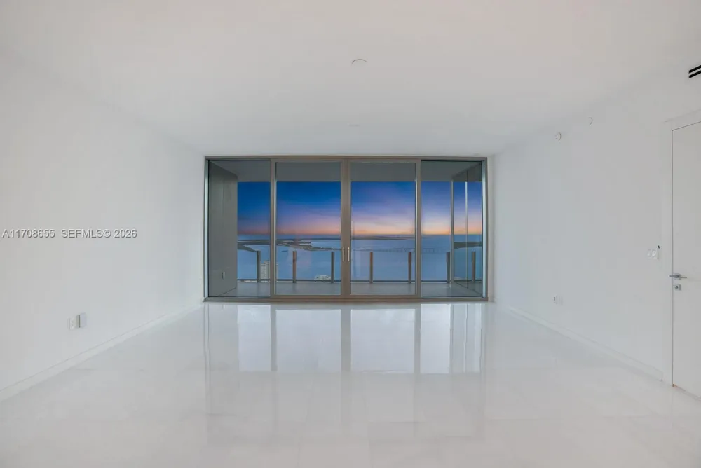 300 Biscayne Blvd Way #4703 Miami, FL 33131