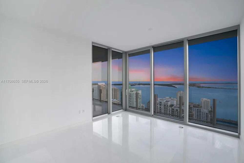 300 Biscayne Blvd Way #4703 Miami, FL 33131